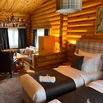 Kare Luxury Resort *