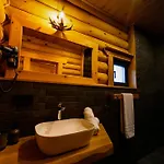 Kare Luxury Resort *